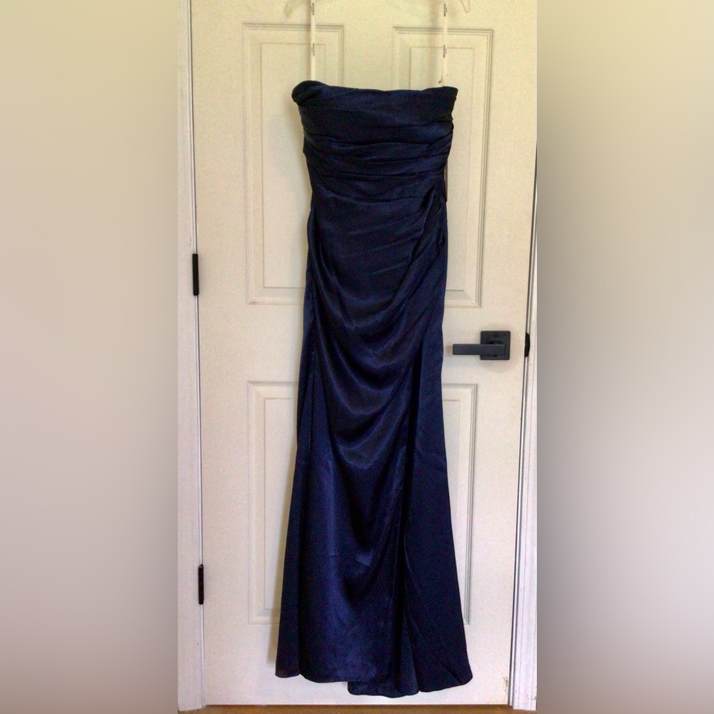 Elegant Navy Blue Evening Gown